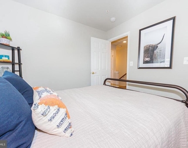 16201 Coolidge Avenue - Photo Thumbnail 21