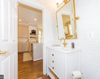 16201 Coolidge Avenue - Photo Thumbnail 13