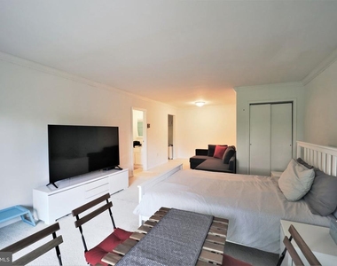 7400 Lakeview Drive - Photo Thumbnail 9
