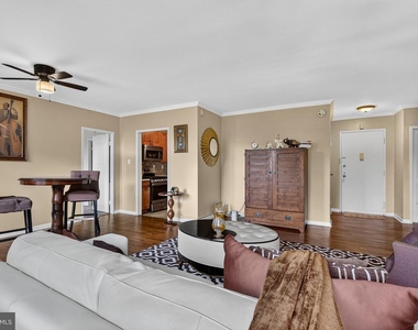 10500 Rockville Pike - Photo Thumbnail 1