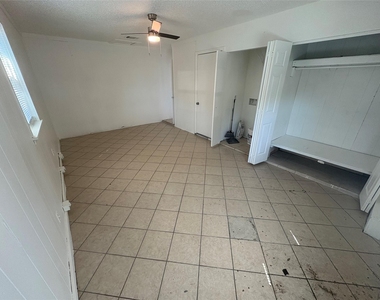 6220 Thurgood Ave - Photo Thumbnail 8