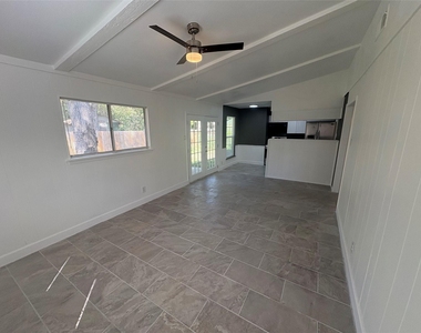6220 Thurgood Ave - Photo Thumbnail 4