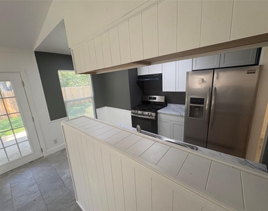 6220 Thurgood Ave - Photo Thumbnail 5