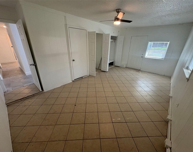 6220 Thurgood Ave - Photo Thumbnail 9