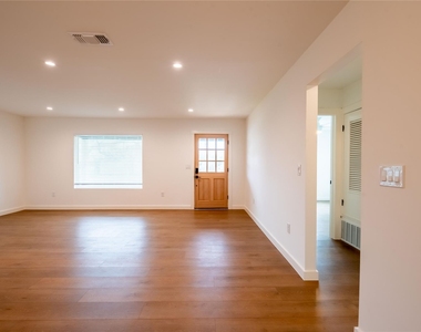 7104 Twin Crest Dr - Photo Thumbnail 4