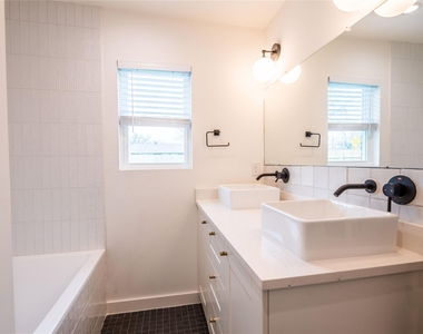 7104 Twin Crest Dr - Photo Thumbnail 12