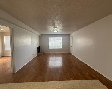 205 Craddock Ave - Photo Thumbnail 2