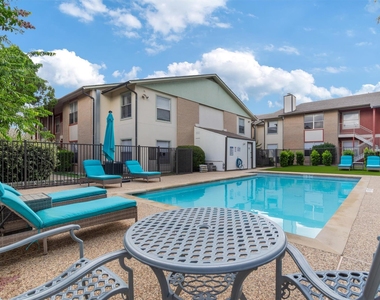 205 Craddock Ave - Photo Thumbnail 16
