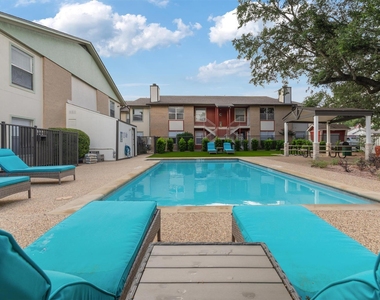 205 Craddock Ave - Photo Thumbnail 14
