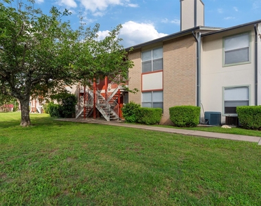 205 Craddock Ave - Photo Thumbnail 1