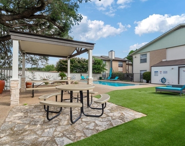 205 Craddock Ave - Photo Thumbnail 12