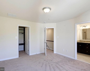 7224 Brinley Way - Photo Thumbnail 32