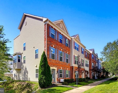 7224 Brinley Way - Photo Thumbnail 1