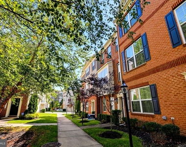 7224 Brinley Way - Photo Thumbnail 2