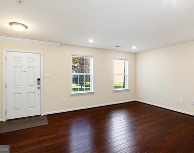 7224 Brinley Way - Photo Thumbnail 15