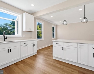 692 Ridge - Photo Thumbnail 10