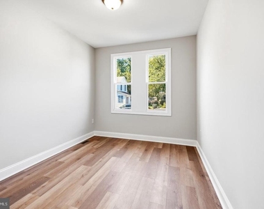 692 Ridge - Photo Thumbnail 15
