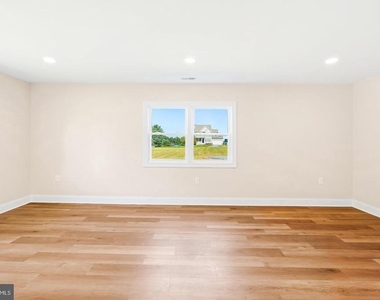 692 Ridge - Photo Thumbnail 20