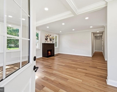 692 Ridge - Photo Thumbnail 3