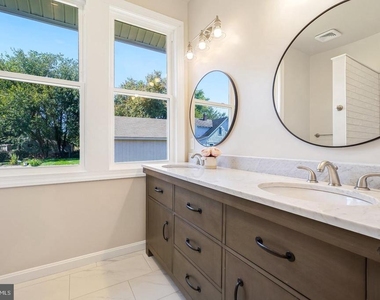 692 Ridge - Photo Thumbnail 18