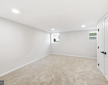 692 Ridge - Photo Thumbnail 27