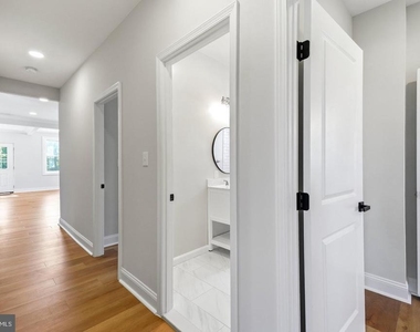 692 Ridge - Photo Thumbnail 12