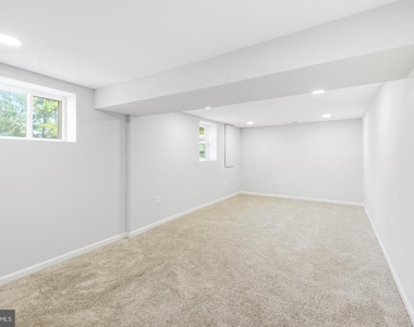 692 Ridge - Photo Thumbnail 24
