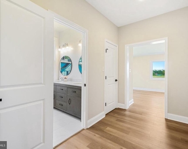 692 Ridge - Photo Thumbnail 17