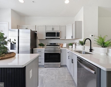 7109 Penny Lane - Photo Thumbnail 5