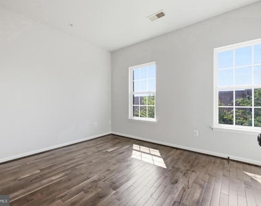 7109 Penny Lane - Photo Thumbnail 20