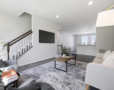 7109 Penny Lane - Photo Thumbnail 10