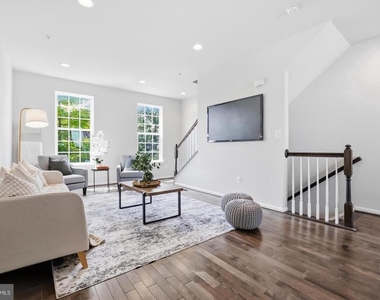7109 Penny Lane - Photo Thumbnail 8