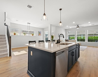 166 Twistleaf Dr - Photo Thumbnail 10