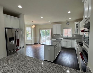 7154 Beaumont Place - Photo Thumbnail 11