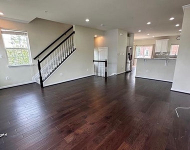 7154 Beaumont Place - Photo Thumbnail 10