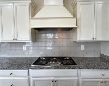 7154 Beaumont Place - Photo Thumbnail 15