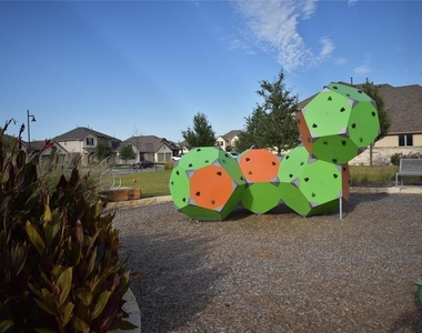 116 Krupp Ave - Photo Thumbnail 28