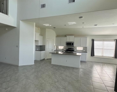 116 Krupp Ave - Photo Thumbnail 3
