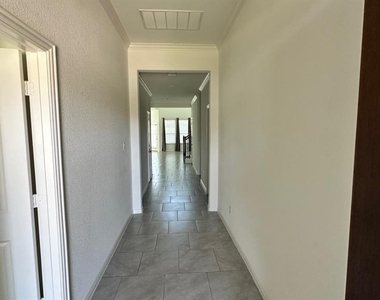 116 Krupp Ave - Photo Thumbnail 17
