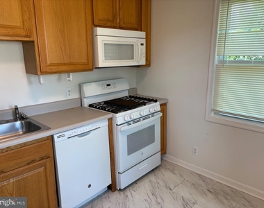 31 Aberdeen Avenue - Photo Thumbnail 1