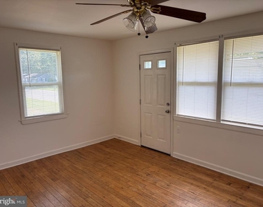 31 Aberdeen Avenue - Photo Thumbnail 8