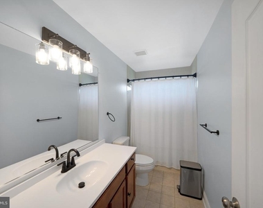 1122 Heaps Road - Photo Thumbnail 38