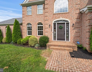 1122 Heaps Road - Photo Thumbnail 7