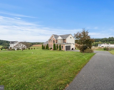 1122 Heaps Road - Photo Thumbnail 8