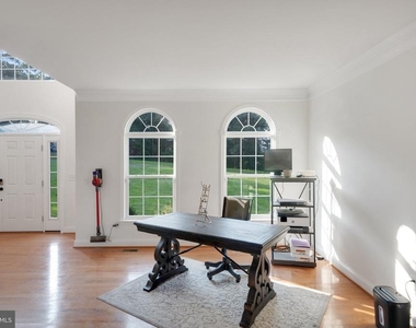 1122 Heaps Road - Photo Thumbnail 17