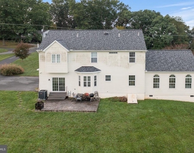 1122 Heaps Road - Photo Thumbnail 6