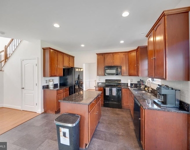 1122 Heaps Road - Photo Thumbnail 21