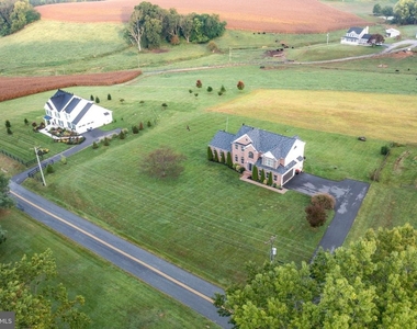 1122 Heaps Road - Photo Thumbnail 2