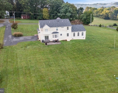 1122 Heaps Road - Photo Thumbnail 41