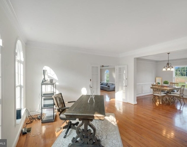 1122 Heaps Road - Photo Thumbnail 18
